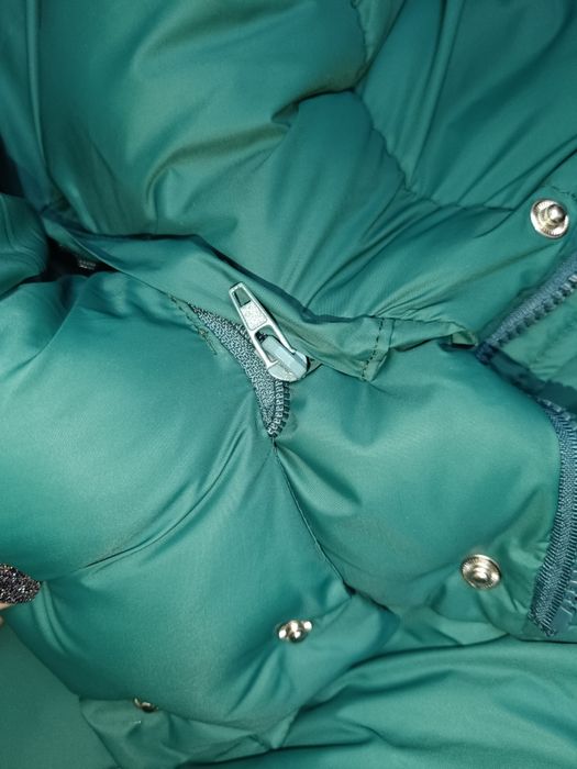 Зимовий пуховік ,дуже теплий! Купляла за 3500.