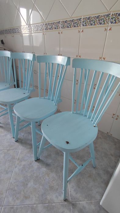 2 cadeiras de madeira rabo de bacalhau