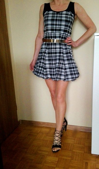 BAJECZNA sukienka bombka czarno- biała połysk srebra S M L GRATIS WYS.