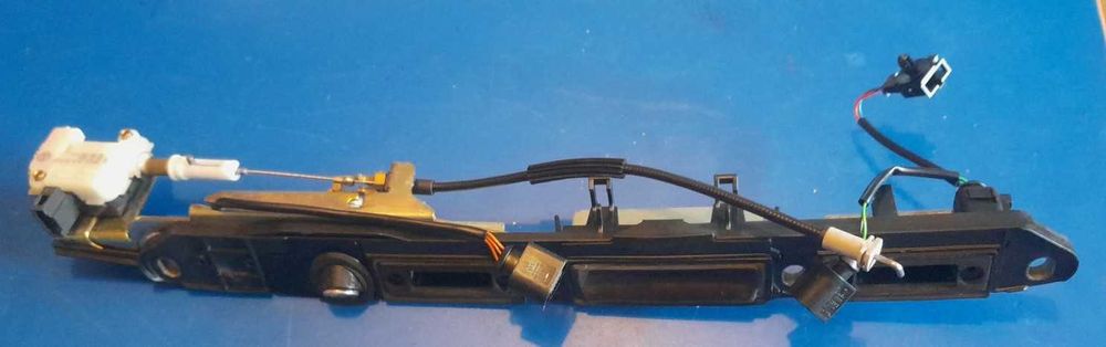 Klamka klapy bagażnika siłownik Vw Passat B5 FL Superb 1 3B5'827297