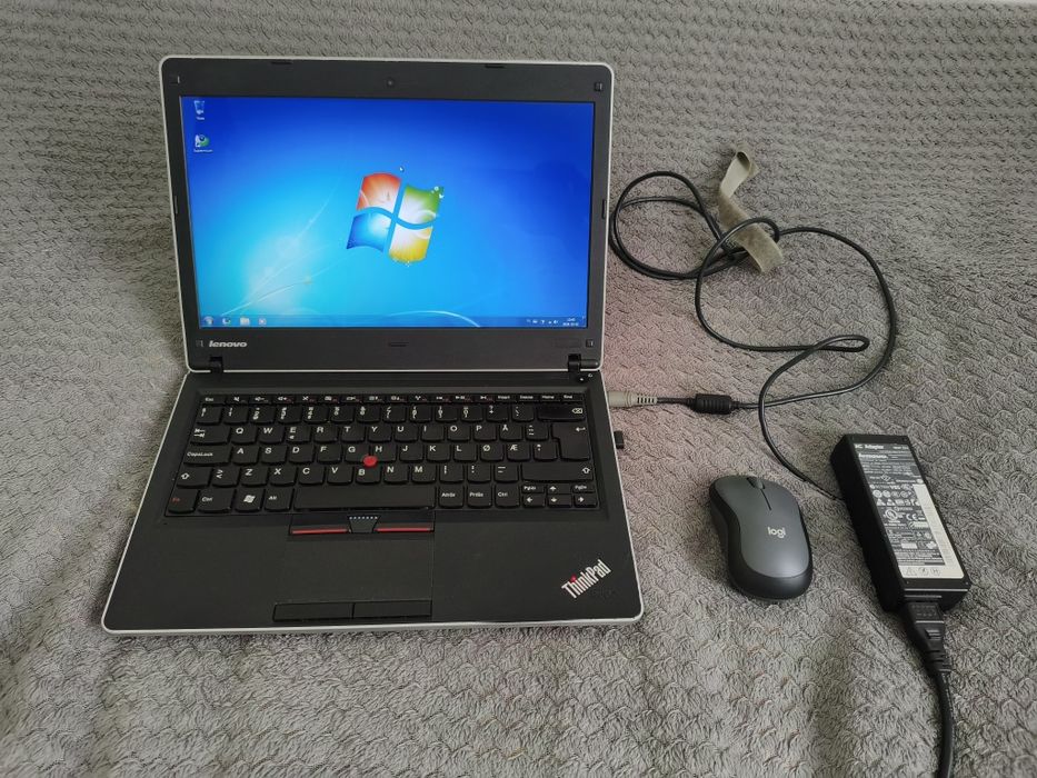 Laptop Lenovo Thinkpad Edge 11 używany + nowa cicha myszka