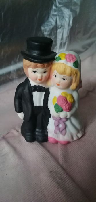 Cinzeiro em barro /  Noivos em cerâmica