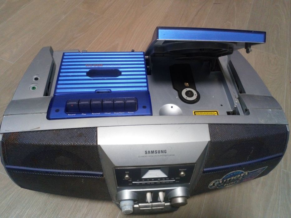 Музичний центр  хіт 2000-х