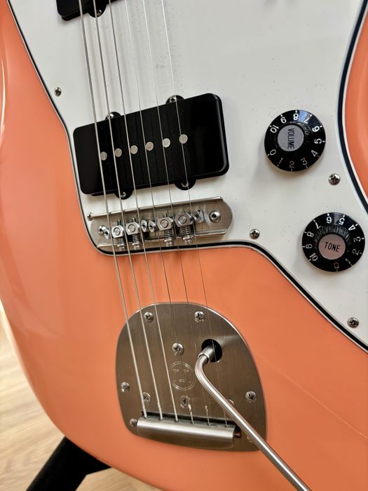 Fender Jazzmaster (CME Exclusive) MiM z pełnym Mastery Vibrato
