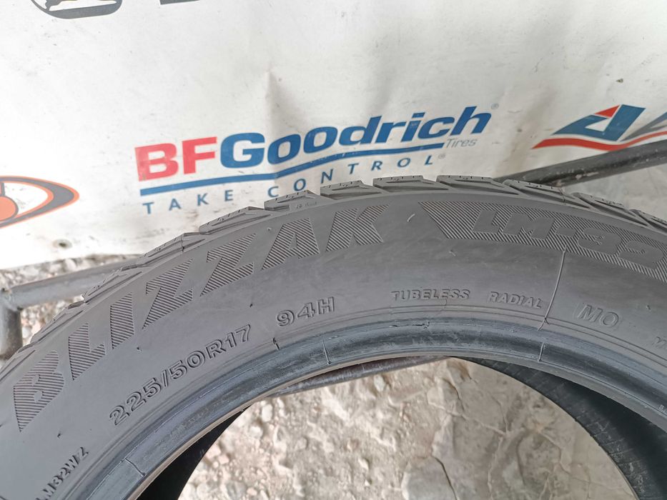 Зимові шини 225/50 R17 Bridgestone blizzak lm 32