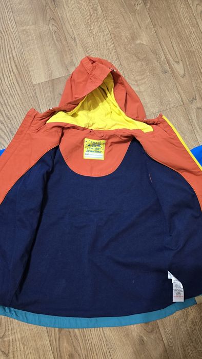 Продам вітровку Next, 116-122р