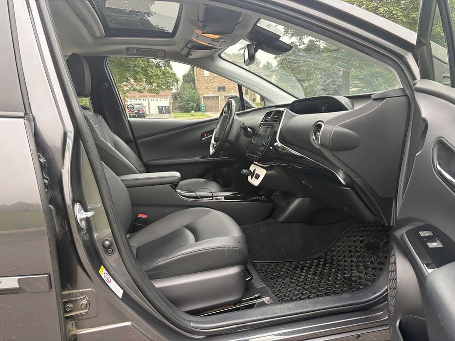 Toyota Prius      2016