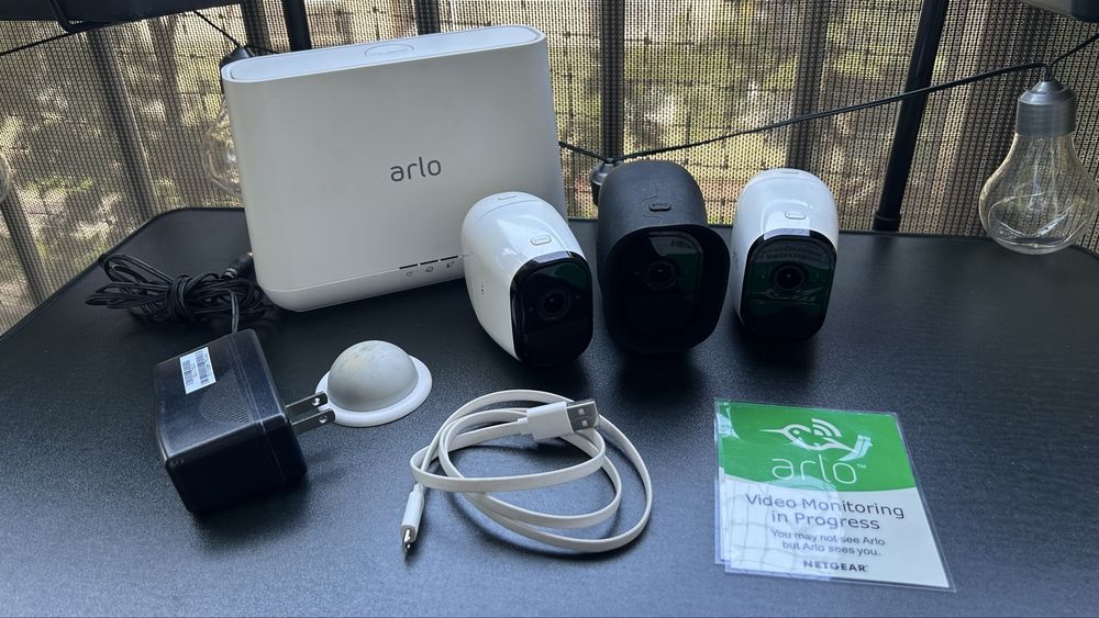 System monitoringu Arlo Pro – Stacja bazowa VMB4000 + 3 kamery