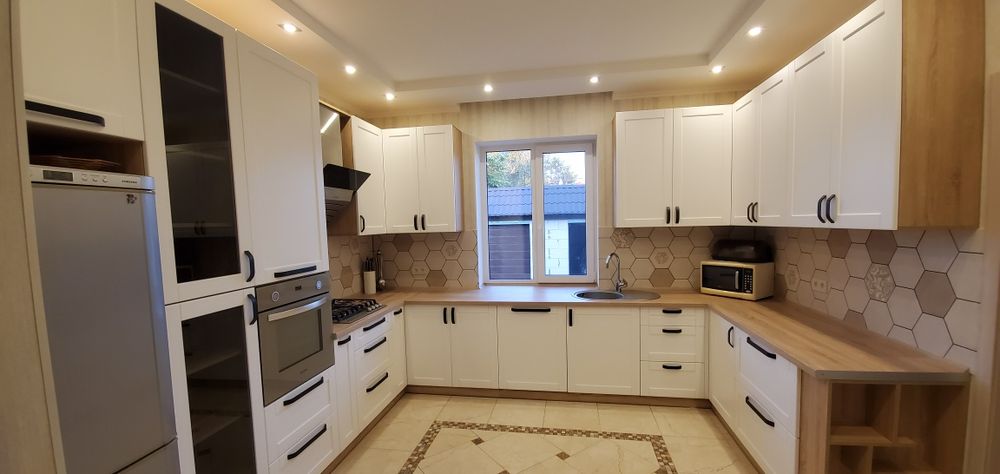 Кухня под заказ с фрезероваными фасадами . Производитель.