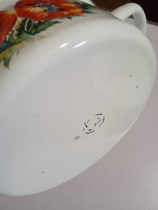 Кастрюля эмалированная "Красные маки" 2 литра