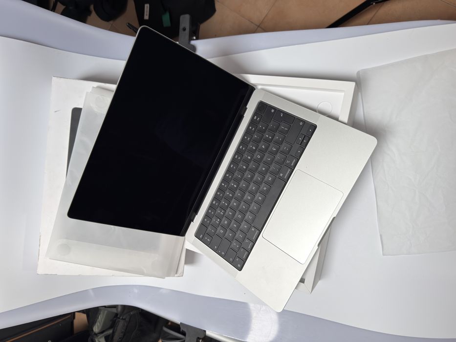 MacBook Pro 14” M3 512gb sem uso.