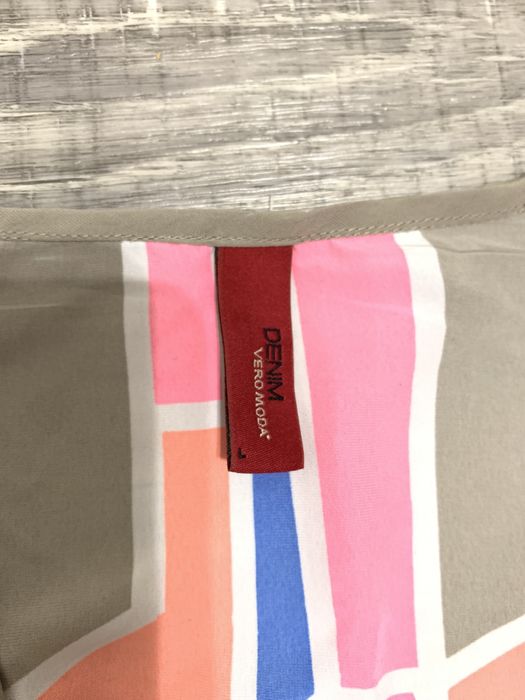 Яскрава блуза Vero Moda