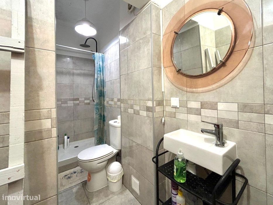 Apartamento T3 na avenida principal de Corroios - Oportunidade Única!