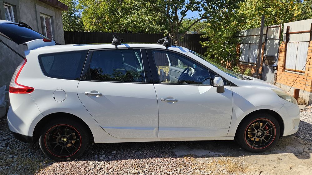 Renault grand scenic 3 2010р