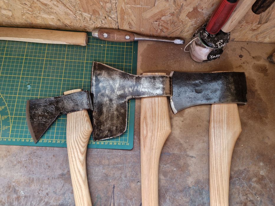 Trzonki do siekier jesionowe.