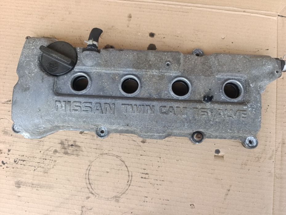Кришка клапанів 1.4 1.6 Nissan Almera Primera Sunny