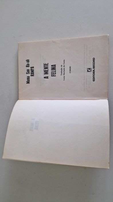 Livro "A Mente Felina" por Mama San Ra-ab Rampa