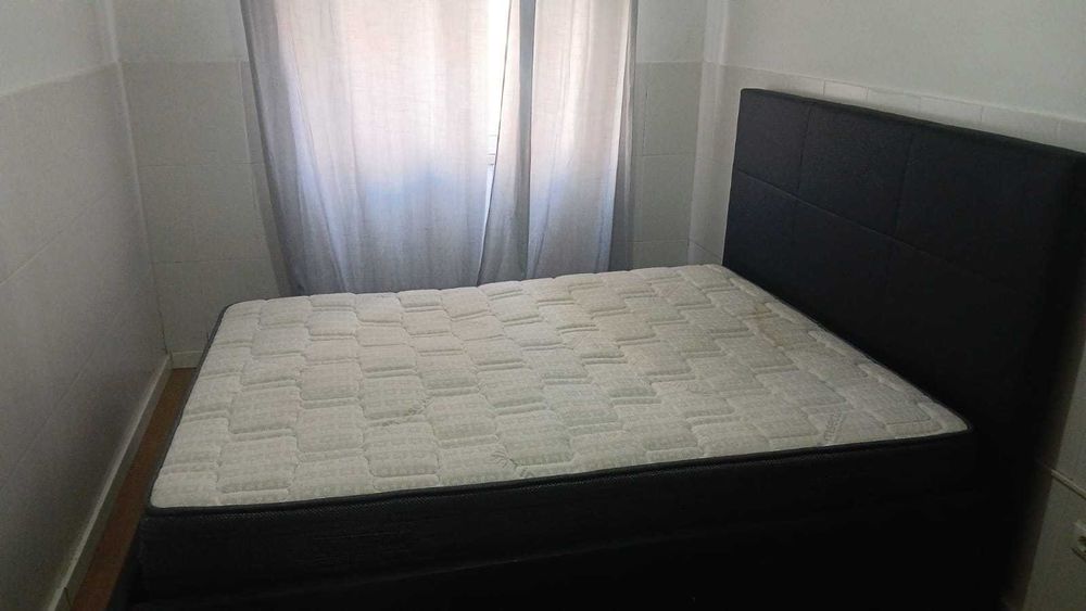 Quartos para arrendar,  zona calma e limpa.