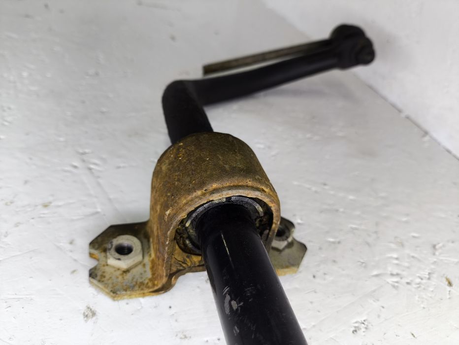 передній стабілізатор передний стабилизатор volkswagen Caddy