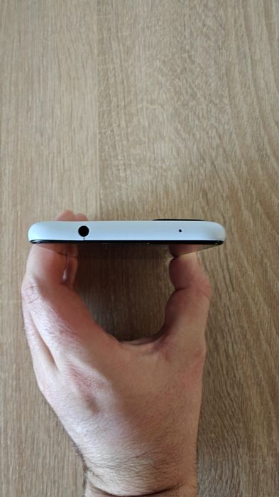 Смартфон Pixel 4a