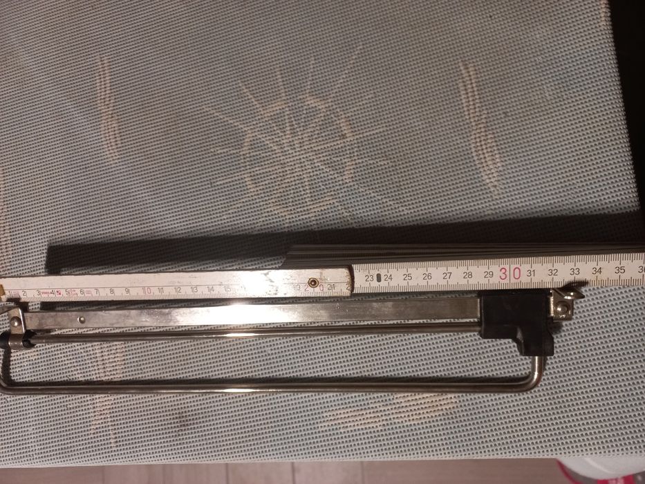 Uchwyt do szafy na wieszaki