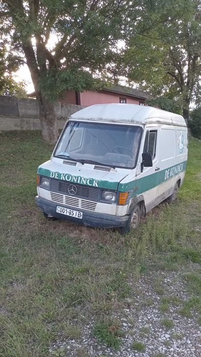 Мерседес  Бенц  вантажний