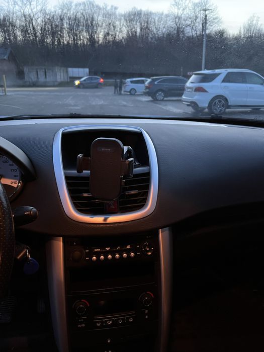 Продам Peugeot 207