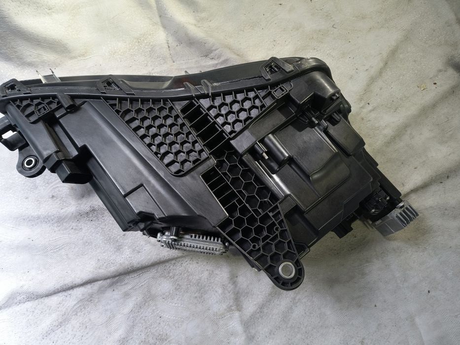 Lampa lewa Skoda Superb III 3 Lift Europa reflektor przedni lewy