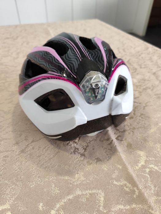 capacete com luz traseira