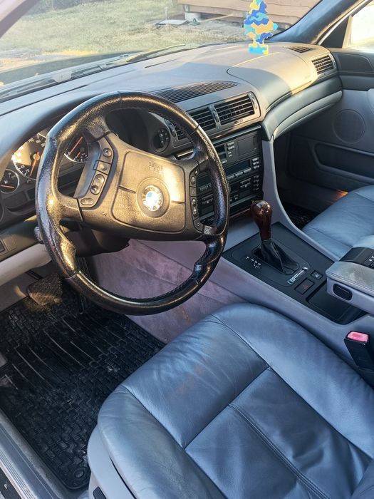 BMW 7 E38 735i V8