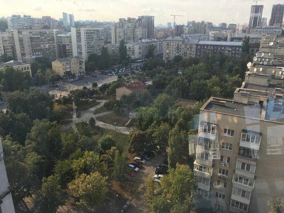 Ковпака 17 Стильна 4 кімнатна квартира з панорамним видом Києва