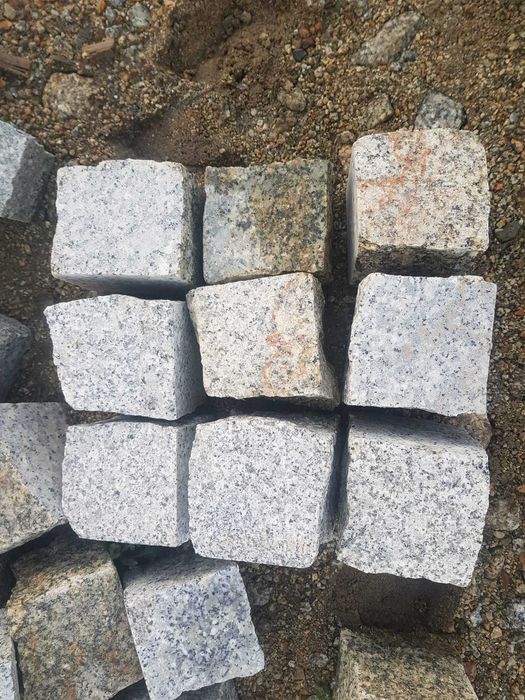 Kostka granitowa ofisowa 8/11