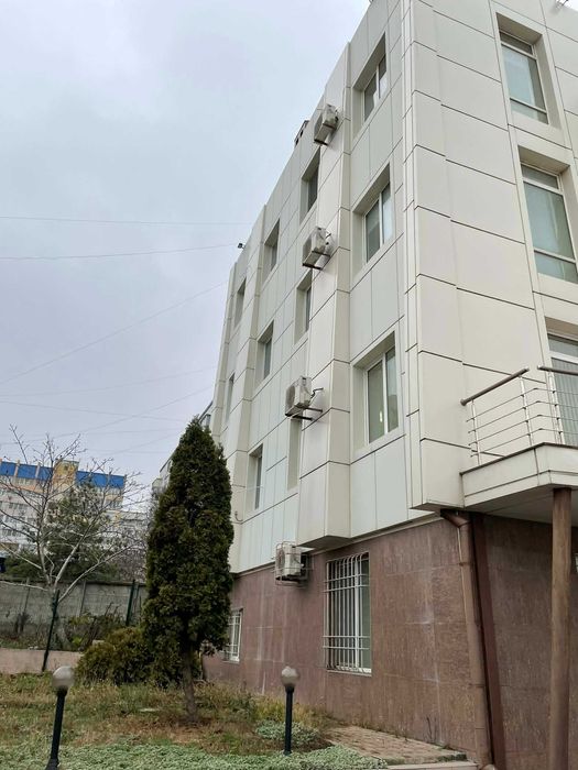 Здається офіс 170 м. кв. в центрі Чорноморська