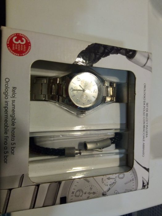 Relógio + pulseira NOVO