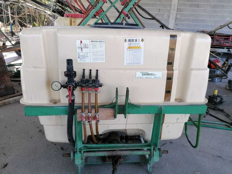 Pulverizador Sulfatador 800 Litros com barras