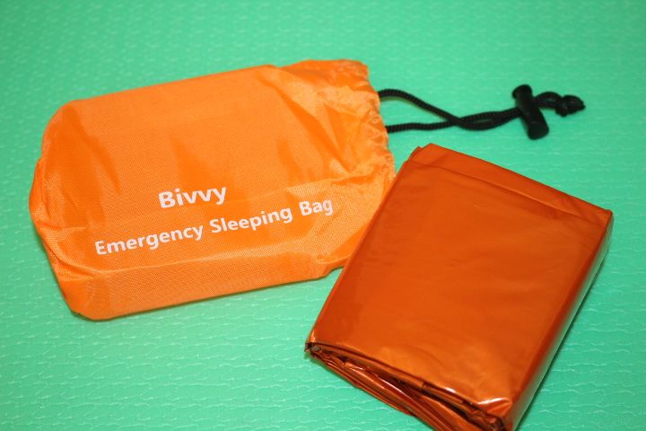 спасательное одеяло. Аварийный спальный мешок для экстренной помощи