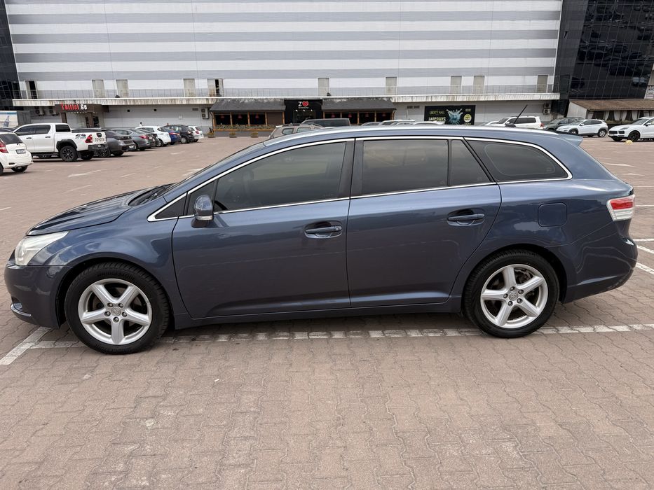 Продам Toyota Avensis 2009