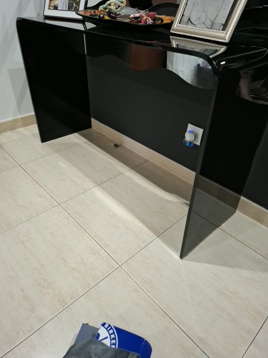 Aparador em vidro preto / Mesa para Hall