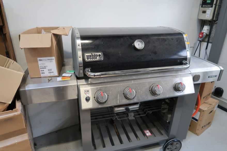 Газовий гриль Weber GENESIS II (вживаний)