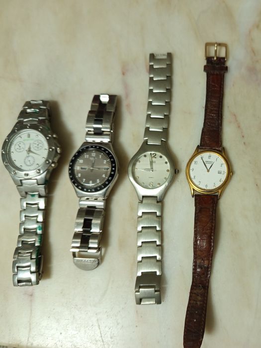 Relógios usados - Vários.