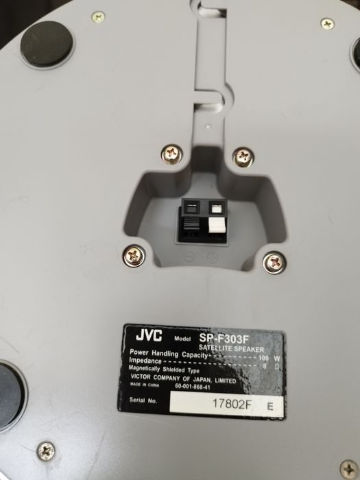 Conjunto colunas JVC