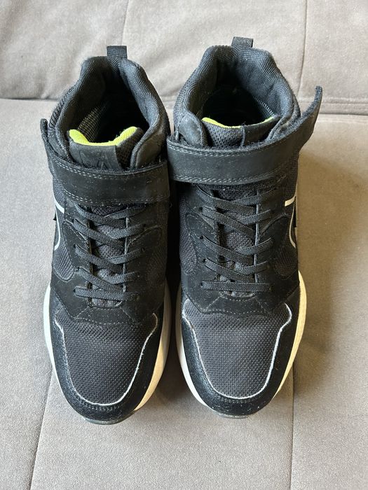 Демісезонні високі високі кросівки 39 розміру