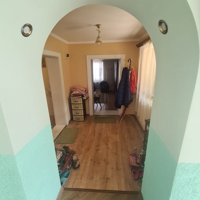 Продається 4-ьох кімнатний будинок в м.Берегове