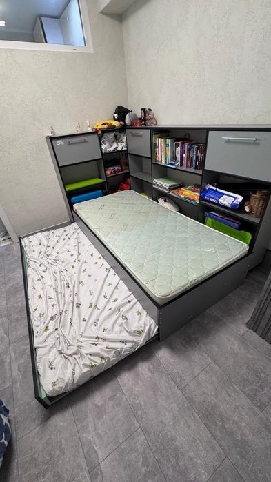 Терміново продам двох ярусне ліжко.