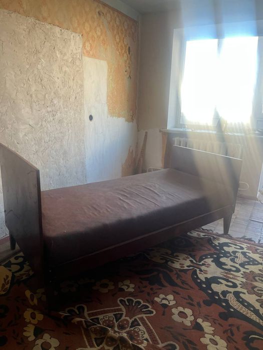 Віддам старі меблі