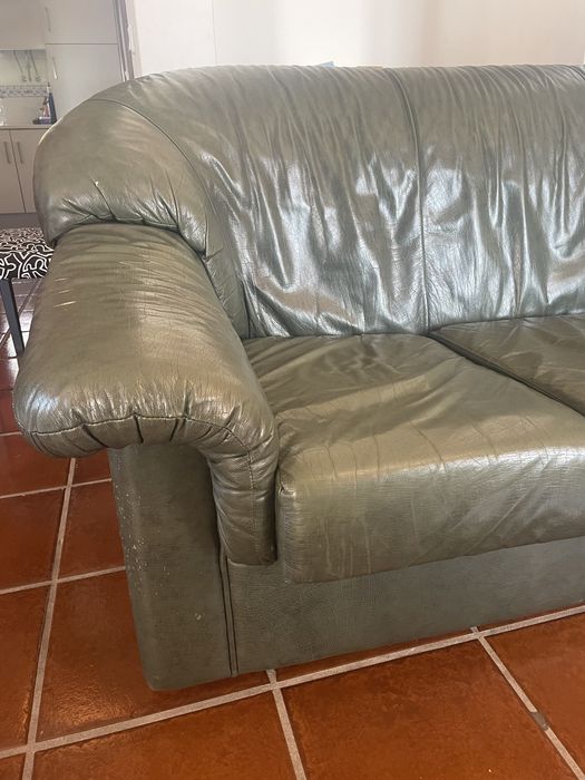 Sofas (terno) em pele verdadeira verde