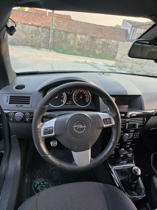 Opel Astra H GTC 1.7CDTI