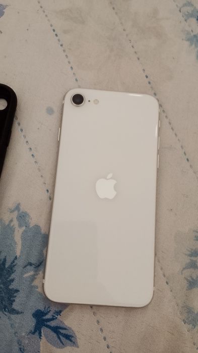 iPhone SE impecável