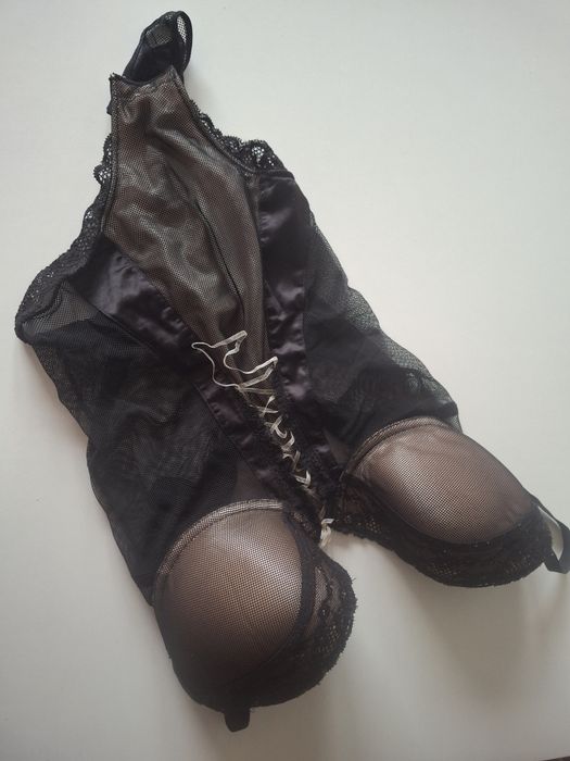 Zmysłowe body damskie