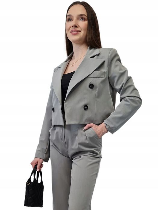 Nowoczesny Garnitur Damski Szary, Krótka Marynarka I Szerokie Spodnie,